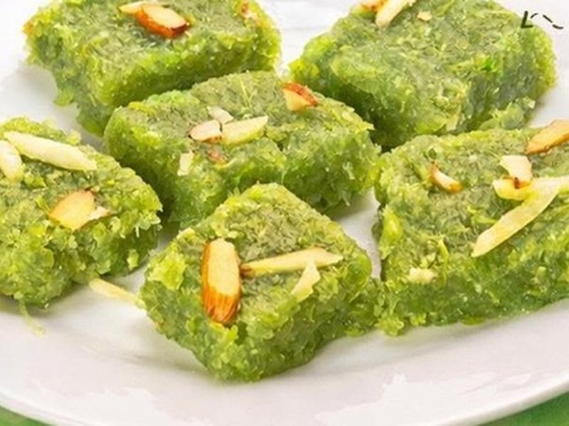 लौकी की बर्फी: स्वाद के साथ सेहत का कॉम्बो, नोट कर लें रेसिपी 