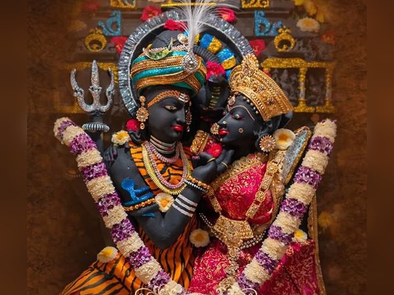 यूपी के इस शहर में है 'शिवद्वार', मंत्रमुग्ध करती है 11 वीं सदी की अद्भुत उमा-महेश्वर प्रतिमा 