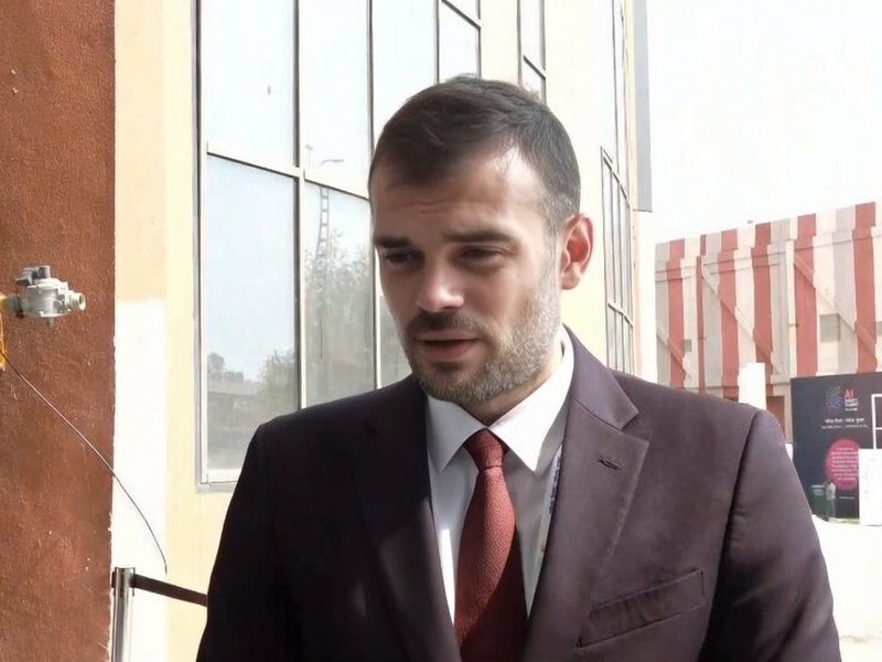 आर्टिफिशियल इंटेलिजेंस पर ग्लोबल सहमति बनाना बहुत जरूरी है: वैसिलियोस मिखाइल