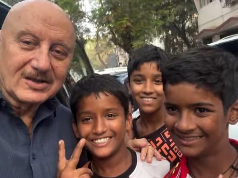 Anupam Kher enjoys quality time with his young friends he met on the Versova-MadhIsland Jetti 