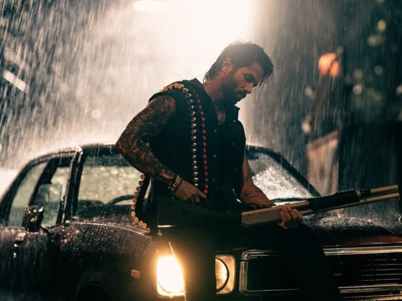 Shahid Kapoor catches up with old friends, says ‘Purane dost purani yaadein’ are special 