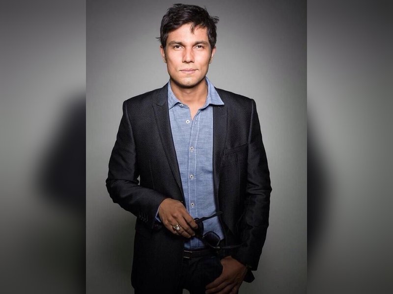 Randeep Hooda flaunts his clean-shaven look in a throwback pic, asks 'shall do it again?'