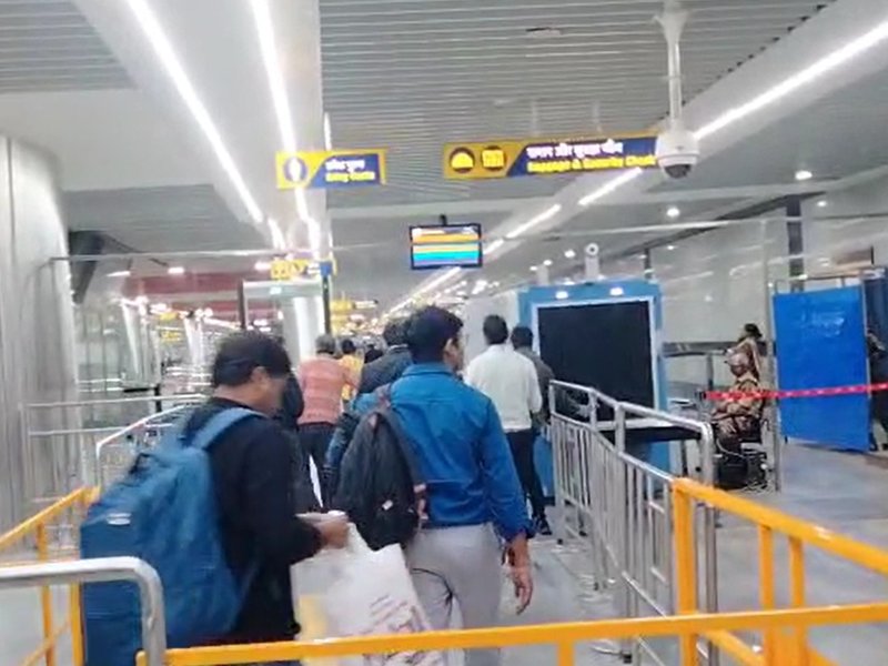 मेरठ रैपिड मेट्रो में सफर कर लोगों ने सरकार को सराहा, बोले-थैंक्‍यू, पहले यात्रा में जाम से जूझते थे