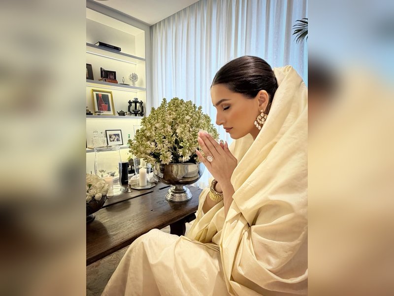 Amid break-up buzz with Veer Pahariya Tara Sutaria purchases her maiden home in Mumbai