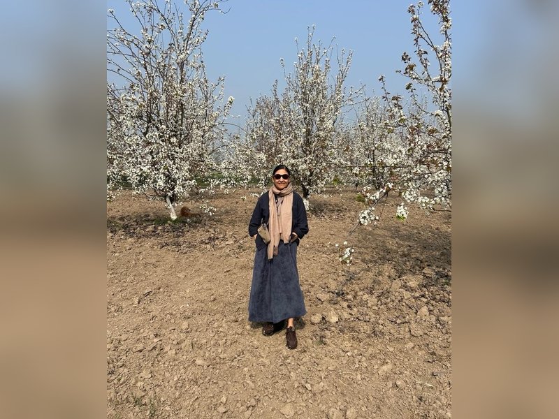 Deepti Naval enjoys tour of Punjab fields, shares pictures