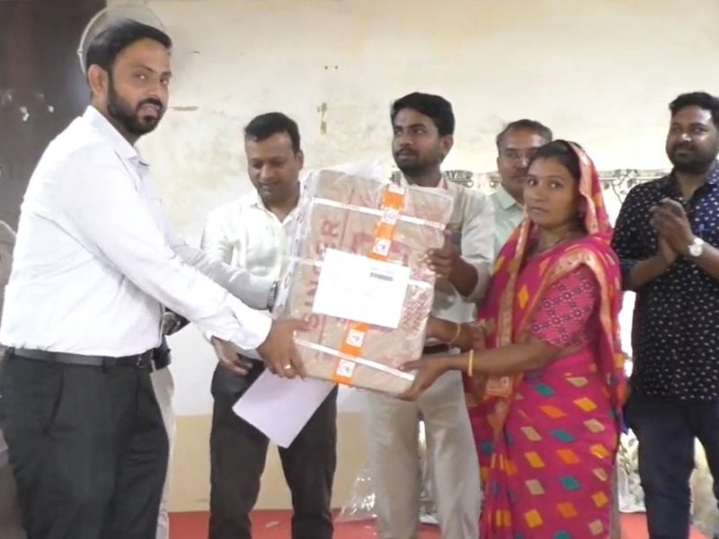 मध्‍य प्रदेश: पीएम विश्वकर्मा लाभार्थियों के लिए जागरूकता कार्यक्रम, महिलाएं बोलीं- बन रहे सशक्‍त और आत्‍मनिर्भर