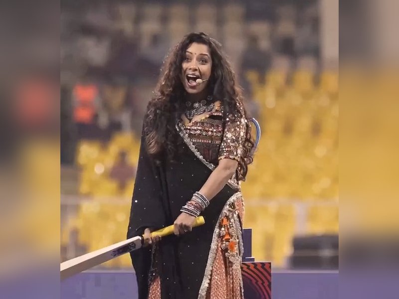 Rupali Ganguly shares stage with Amitabh Bachchan & Sachin Tendulkar, says iconic ‘Aapko Kya’ dialogue 