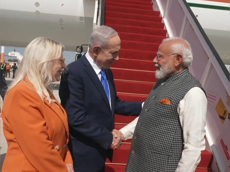 PM Modi arrives in Israel, receives warm welcome from Netanyahu at airport