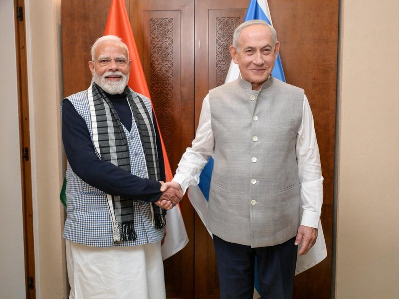 Truly splendid: PM Modi as Netanyahu welcomes him in traditional Indian attire