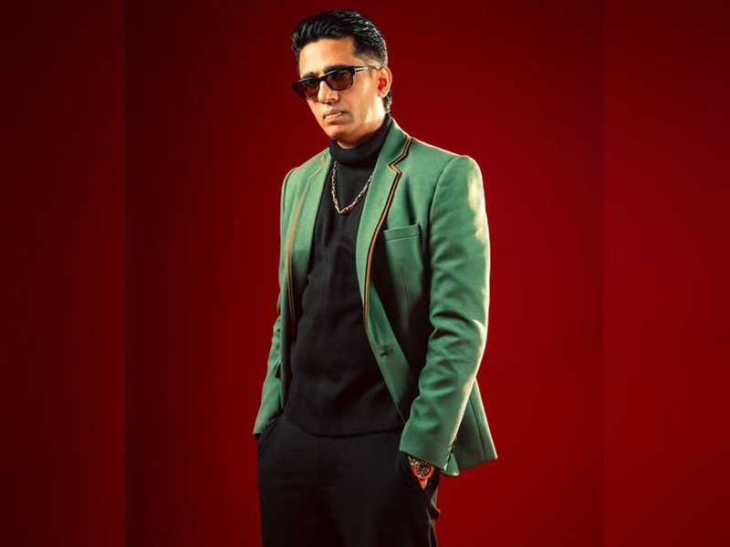 मेरे लिए कपड़े सिर्फ ट्रेंड्स या फैशन नहीं, बल्कि अभिव्यक्ति का जरिया: गुलशन देवैया 