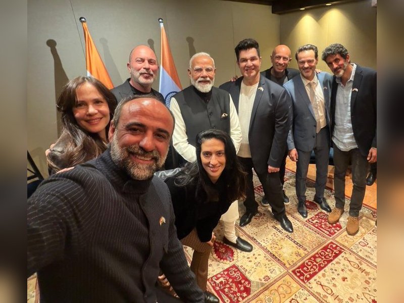 PM Modi Selfie With Fauda Stars