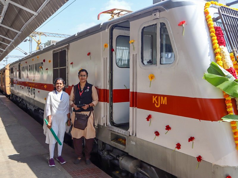 Indian Railways to recruit over 5,000 ex-servicemen as Pointsmen on contract basis