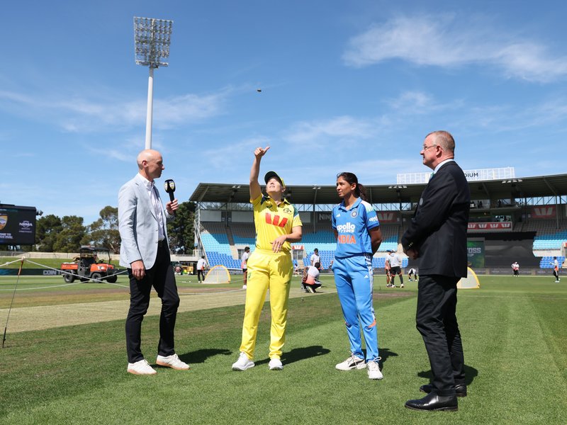 2nd ODI: Vaishnavi handed debut as India elect to bat against Australia, Molineux ruled out