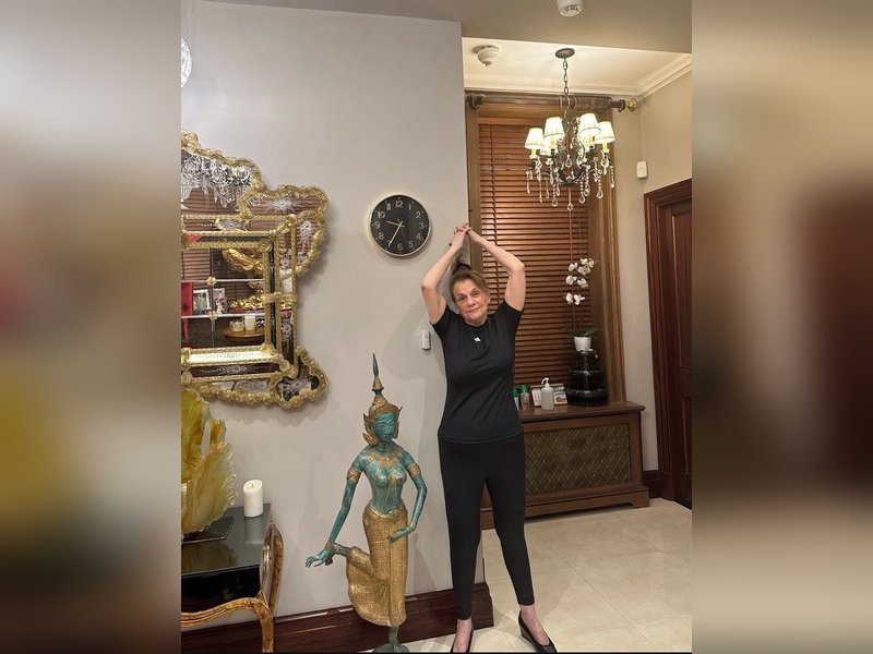 Mumtaz keeps it fit at 78, shares glimpse after workout session