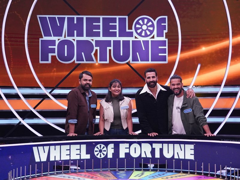 Akshay Kumar says mobile addiction is a trap for kids, talks about its ill effects on Wheel of Fortune 