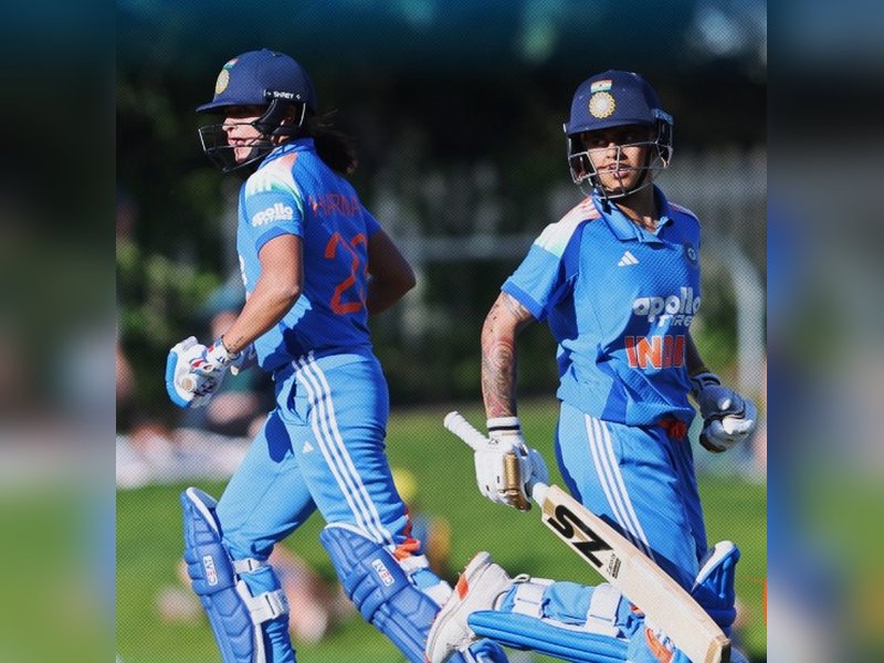 दूसरा वनडे: प्रतीका रावल और हरमनप्रीत कौर का अर्धशतक, भारत ने ऑस्ट्रेलिया को दिया 252 रन का लक्ष्य