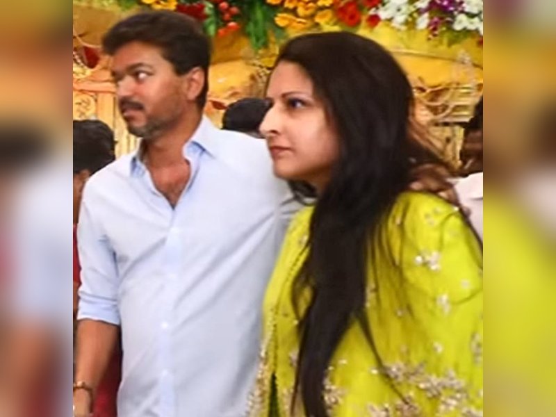 Vijay's wife Sankgeetha Vijay files for divorce; cites Vijay's "adulterous relationship" as reason (Photo Credit: Video grab/IANS)