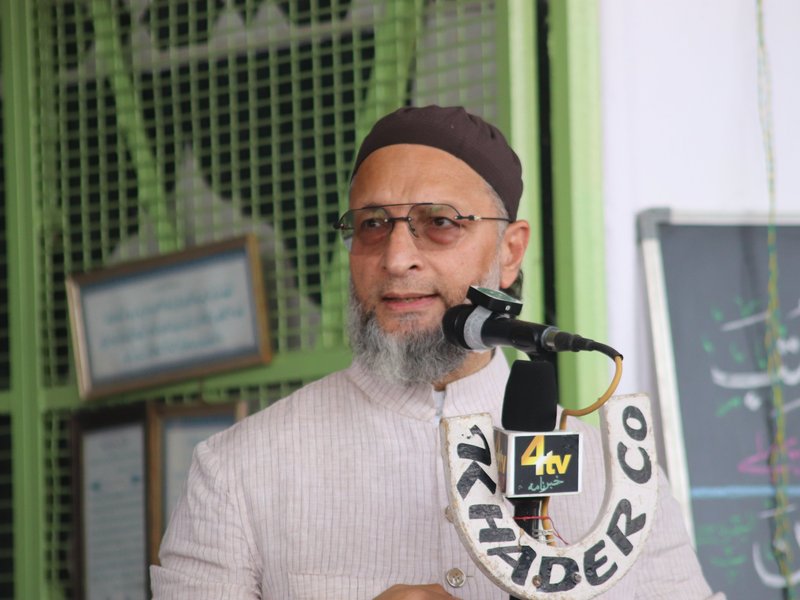 Owaisi questions PM Modi over Israel visit