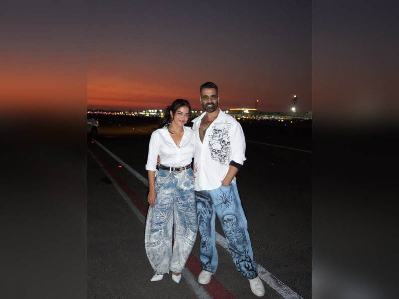 Akshay Kumar & Wamiqa Gabbi twin in matching outfits as they commence promotion for 'Bhoot Bangla' 