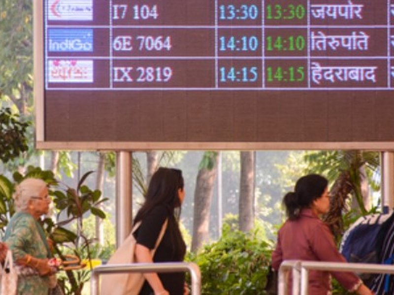 मिडिल ईस्ट तनाव के बीच भारतीयों को एफआरआरओ से संपर्क की सलाह, कई देशों के लिए एडवाइजरी जारी