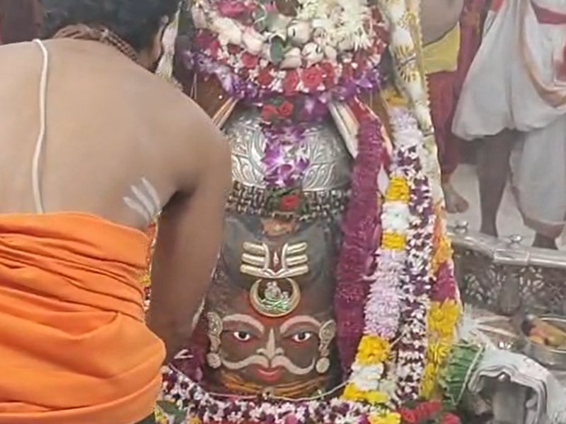 ग्रहण के दौरान भी बंद नहीं होते इन मंदिरों के दरवाजे, जानिए रहस्य और मान्यता