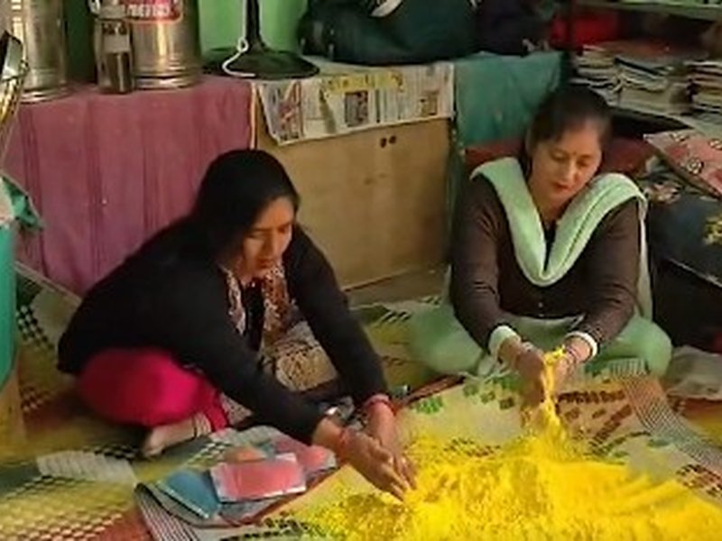Uttarakhand: Women self-help groups in Rudraprayag churn out herbal colours for Holi