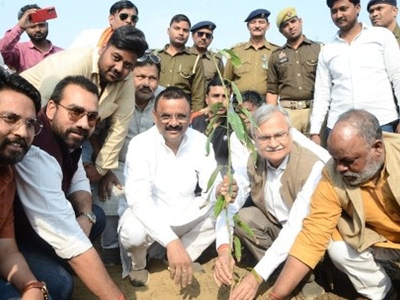 PM Modi’s Varanasi constituency sets record by planting 2.5 lakh saplings in one hour