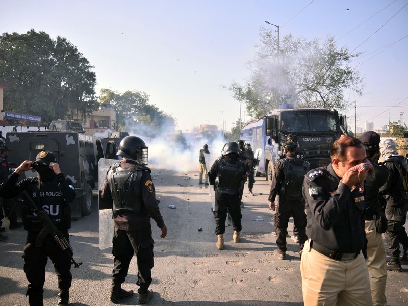 Pakistan: Roads in Karachi remain shut for third consecutive day amid heightened security