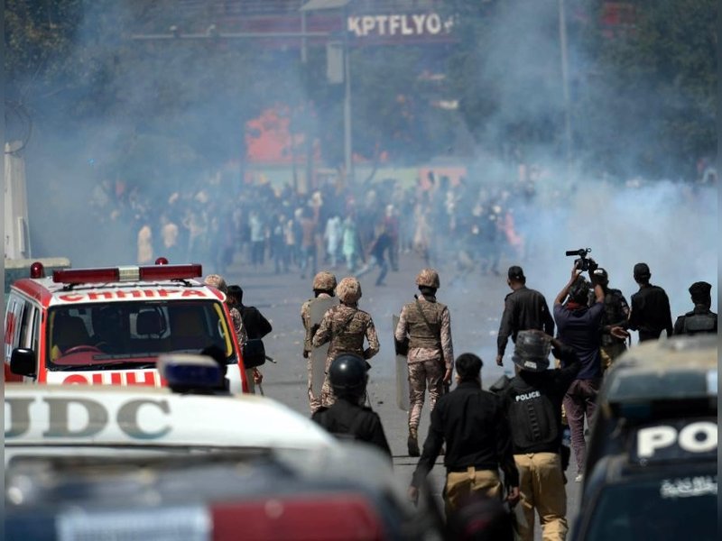 Activist calls for US visa ban on Pakistanis following Karachi consulate clashes