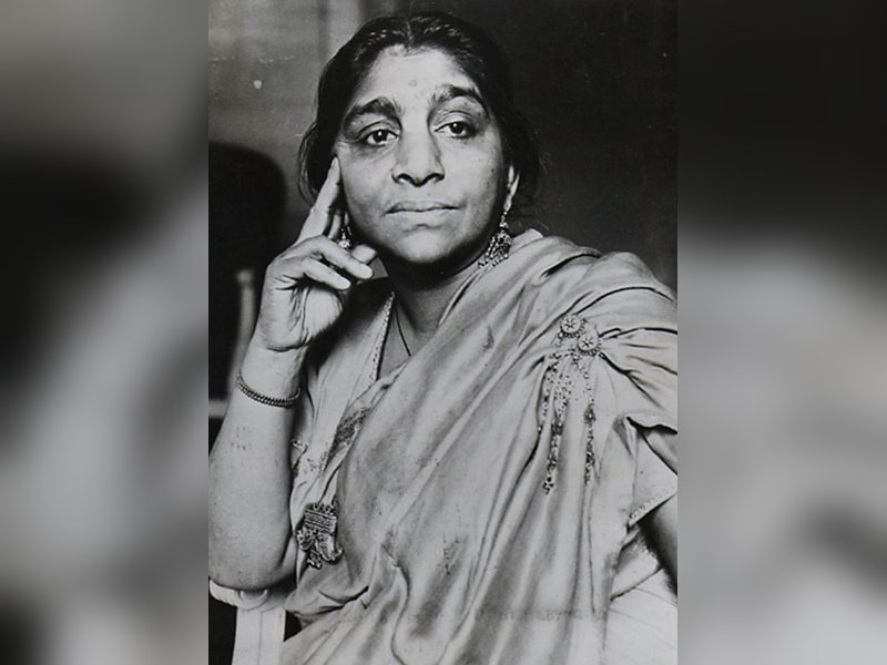 सरोजिनी नायडू की पुण्यतिथि पर सीएम योगी और पुष्कर सिंह धामी समेत कई नेताओं ने दी श्रद्धांजलि