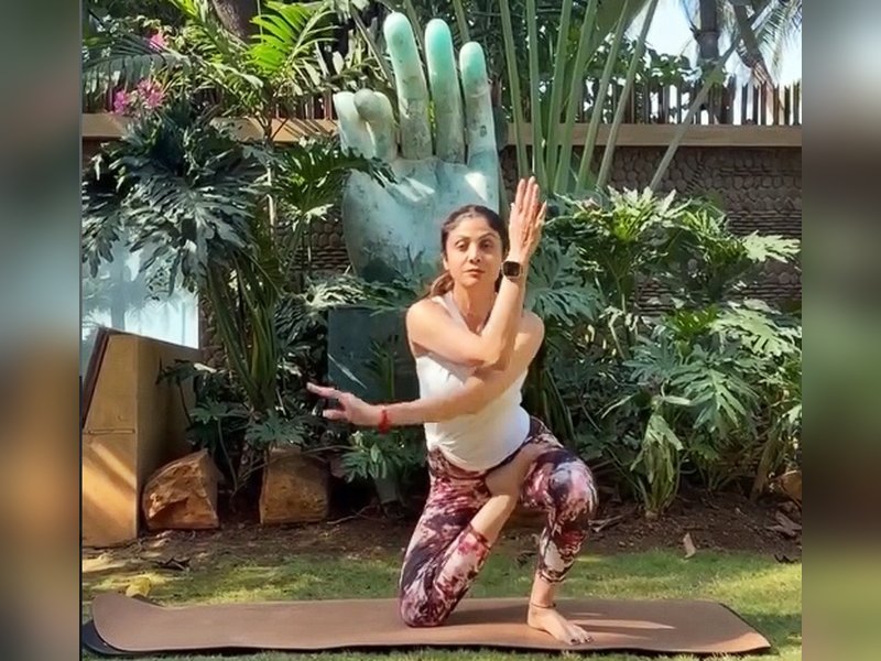 Shilpa Shetty says ‘If one can hold the Vatayansana pose, then can definitely handle Monday’