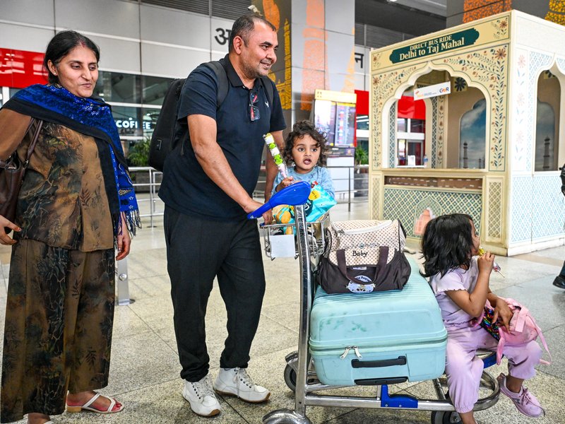 Allocate 60 pc seats on any flight free of charge, ensure passenger rights: Govt to airlines