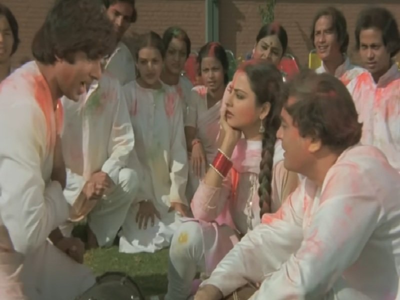 'रंग बरसे' फिर से: 4 दशक बाद भी होली के रंग को और गाढ़ा करता है यह आइकॉनिक सॉन्ग