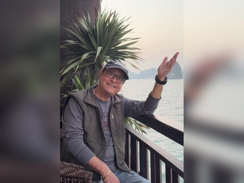 Sachin Pilgaonkar sings iconic song from 'Geet Gaata Chal' in Vietnam, Shriya Pilgaonkar calls it ‘special’