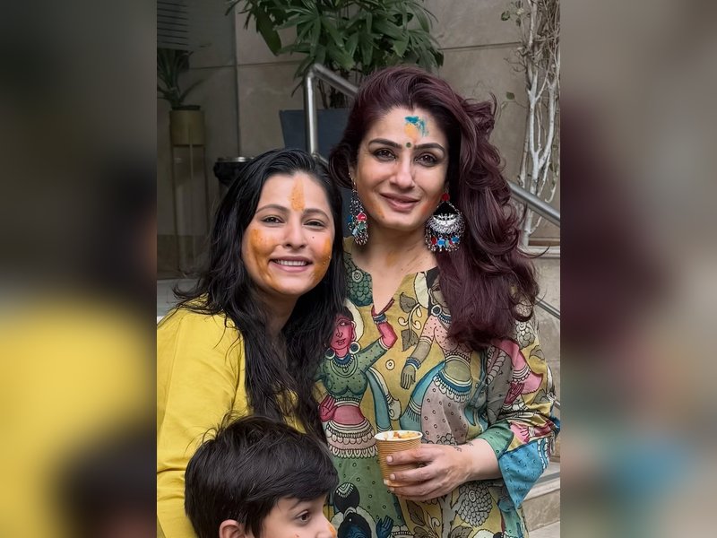 Raveena Tandon dances her heart out on Dhol during Holi celebration 