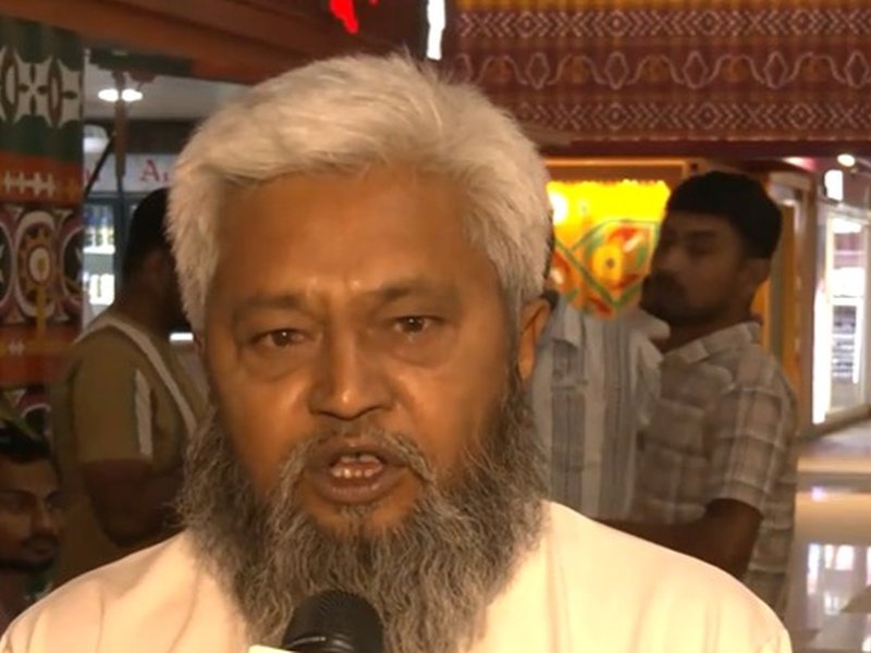 Stranded Umrah pilgrims return to Ahmedabad, families thank govt for support