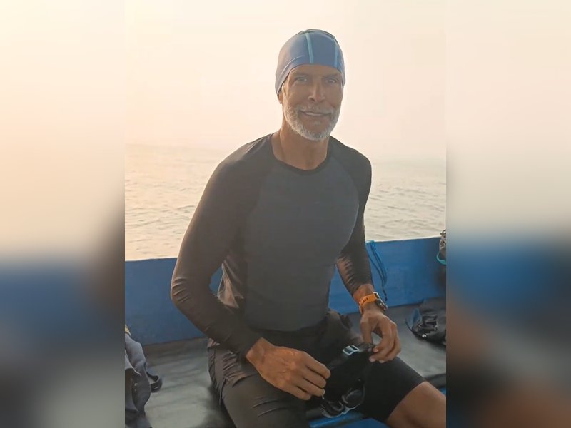  Milind Soman celebrates Holi by swimming 15km in Goa