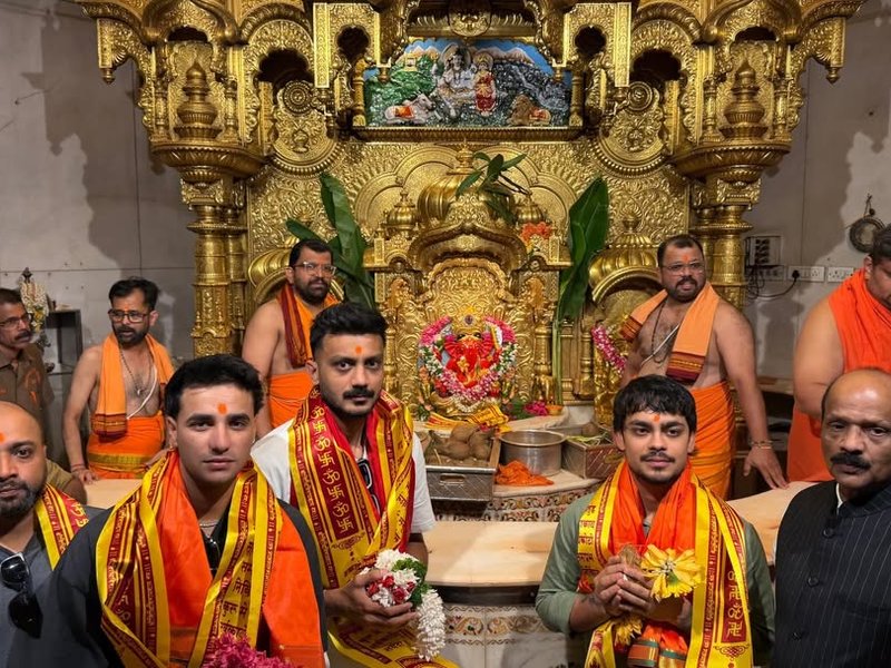 T20 WC: Axar, Abhishek and Kishan visit Siddhivinayak Temple ahead of SF