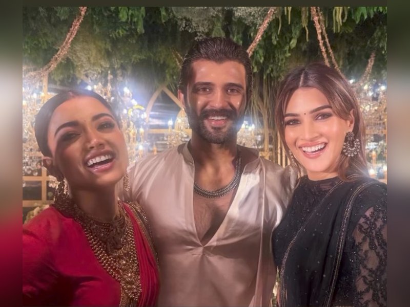 Kriti Sanon shares cute BTS moments from Rashmika-Vijay's Hyderabad reception, says 'Love them!'