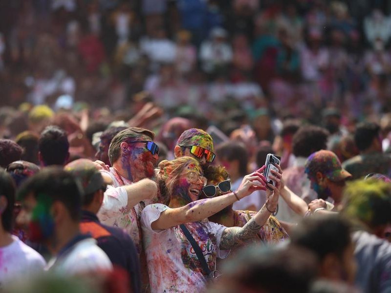 Trump, Carney extend Holi greetings to Hindu community