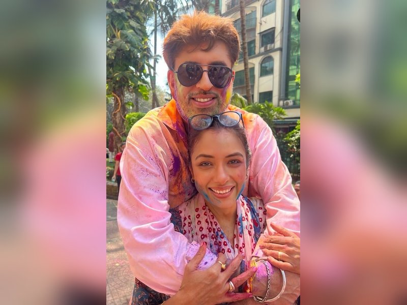 Rupali Ganguly gets drenched in 'gulal', says ‘toh aise hui humaari Happy Holi’