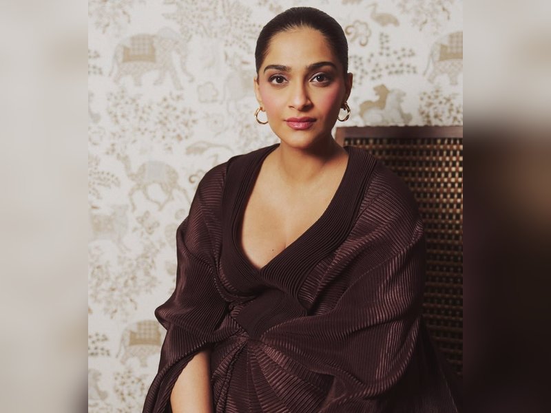 Sonam Kapoor says her son is obsessed with younger sibling Rhea Kapoor