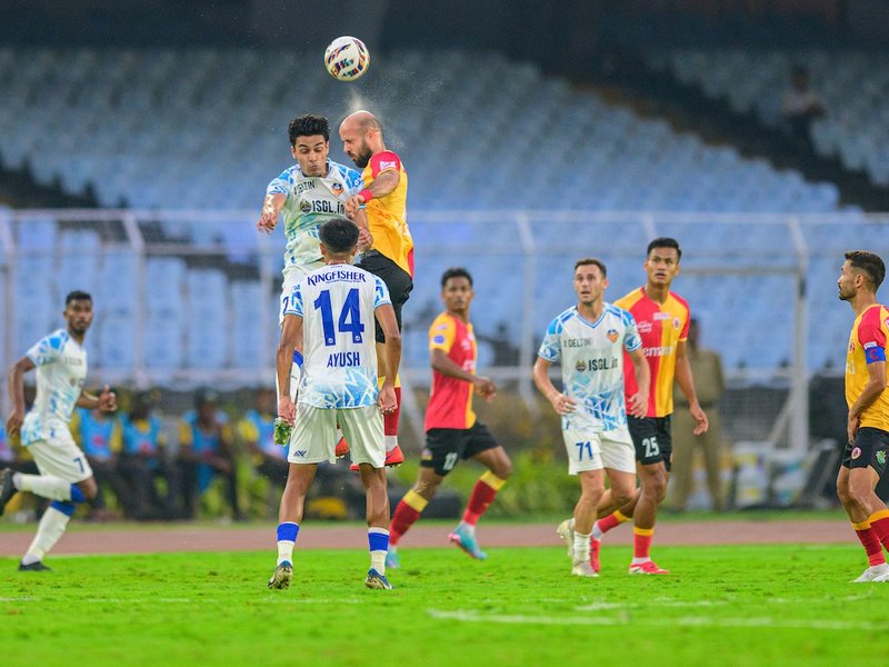 East Bengal and FC Goa play out a goalless draw in Match 22 of the Indian Super League (ISL) 2025-26 at the Vivekananda Yuba Bharati Krirangan in Kolkata on Thursday. Photo credit: AIFF