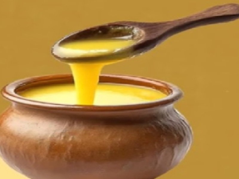 कहीं आप भी तो नहीं खा रहे सीधा क्रीम से बना घी, जानें क्या कहता है आयुर्वेद