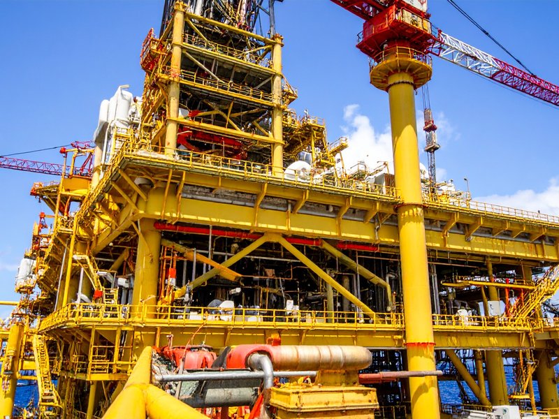 भारत के एलएनजी आयात का लगभग 69 प्रतिशत हिस्सा होर्मुज जलडमरूमध्य से जुड़ा हुआ है: रिपोर्ट