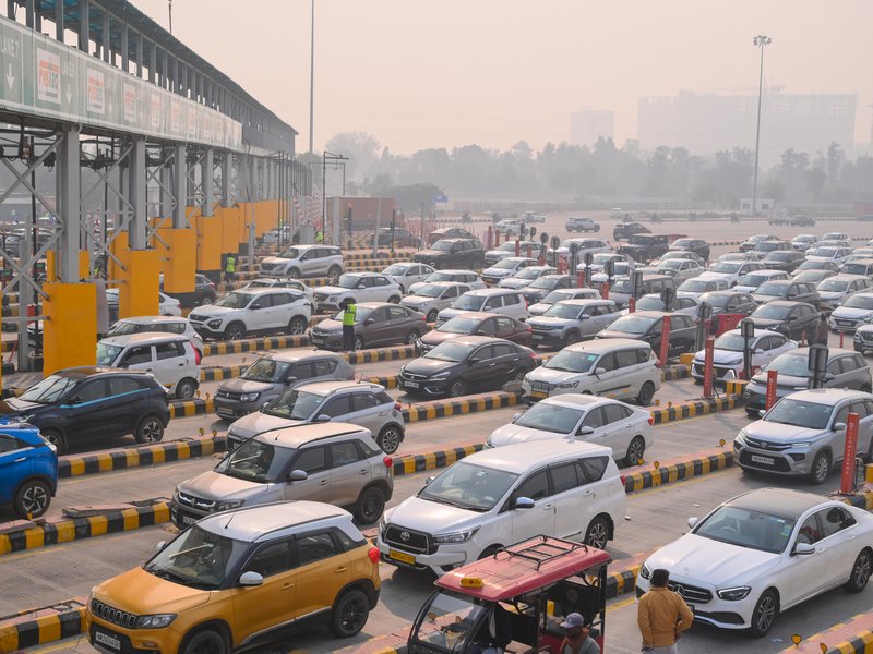 एनएचएआई ने राष्ट्रीय राजमार्गों और एक्सप्रेसवे के टोल प्लाजा पर 5,100 से अधिक महिला कर्मचारियों को तैनात किया