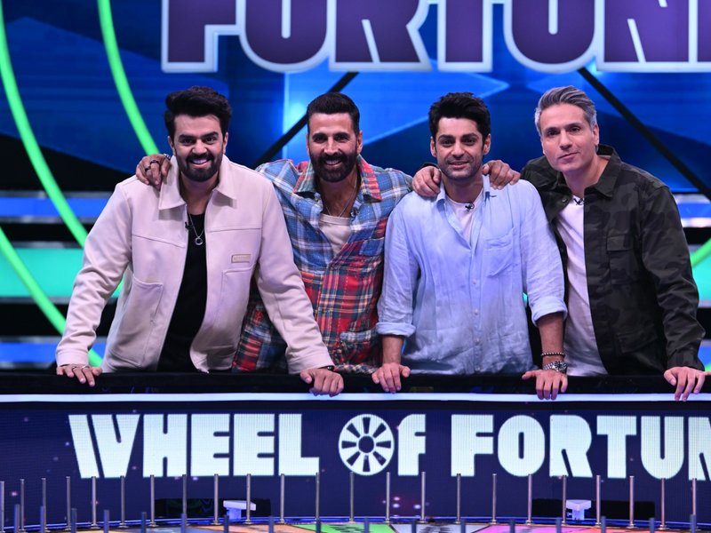 'Yaadein' actor Iqbal Khan enjoys a fun banter with Akshay Kumar on 'Wheel of Fortune'