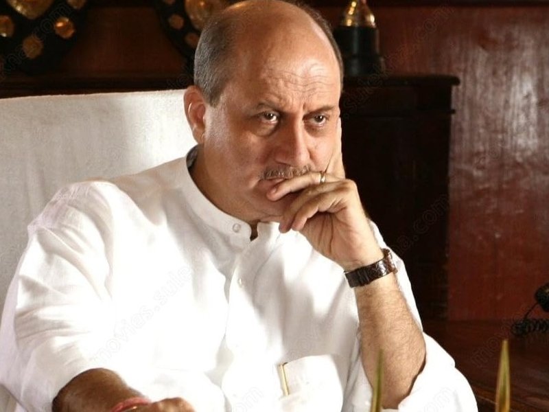 कॉमेडी से विलेन तक… हर रोल में छाए अनुपम खेर, 40 साल का शानदार फिल्मी सफर