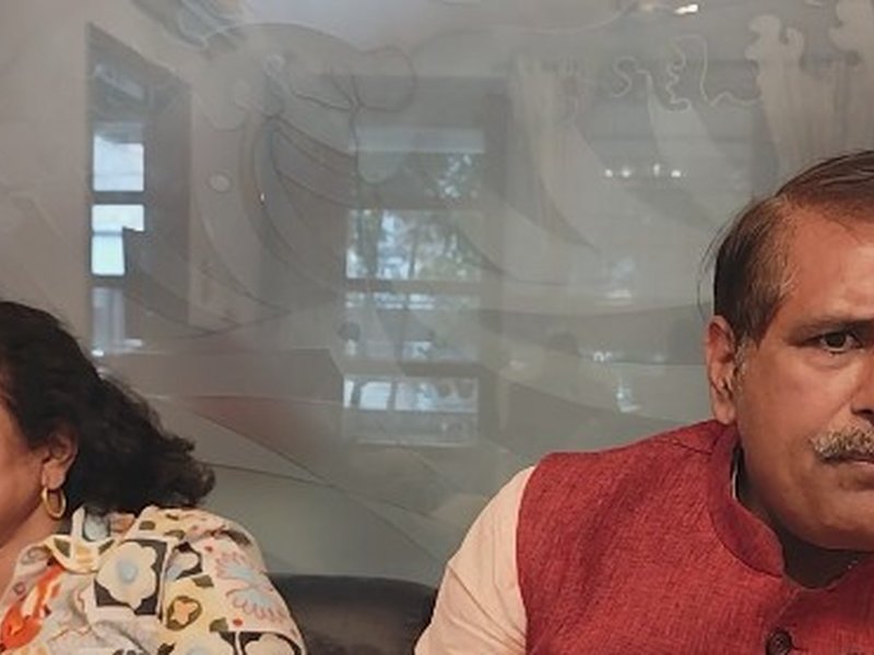 यूपीएससी परीक्षा में तीसरी रैंक लाने वाले एकांश ढुल के पिता बोले-बेटे ने इतिहास रचा