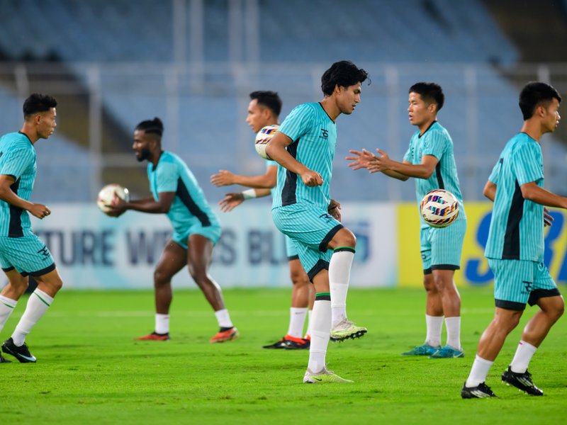 Mohammedan Sporting hope to open account against Bengaluru at the Kishore Bharti Krirangan in Kolkata, winless Kerala Blasters cross swords with Chennaiyin FC at the Jawaharlal Nehru Stadium in Kochi. on Saturday. Photo credit: AIFF